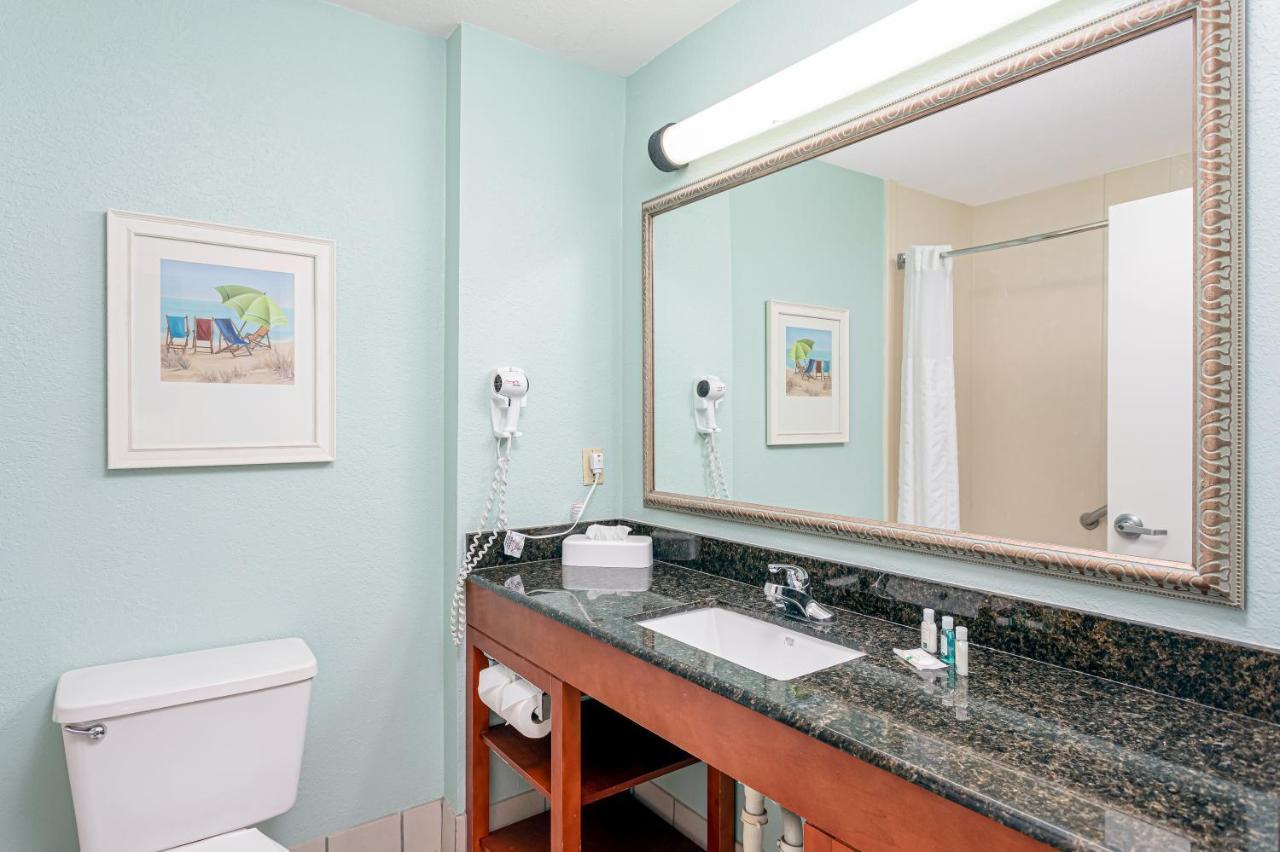 Beachside Hotel And Suites شاطئ كوكوا المظهر الخارجي الصورة
