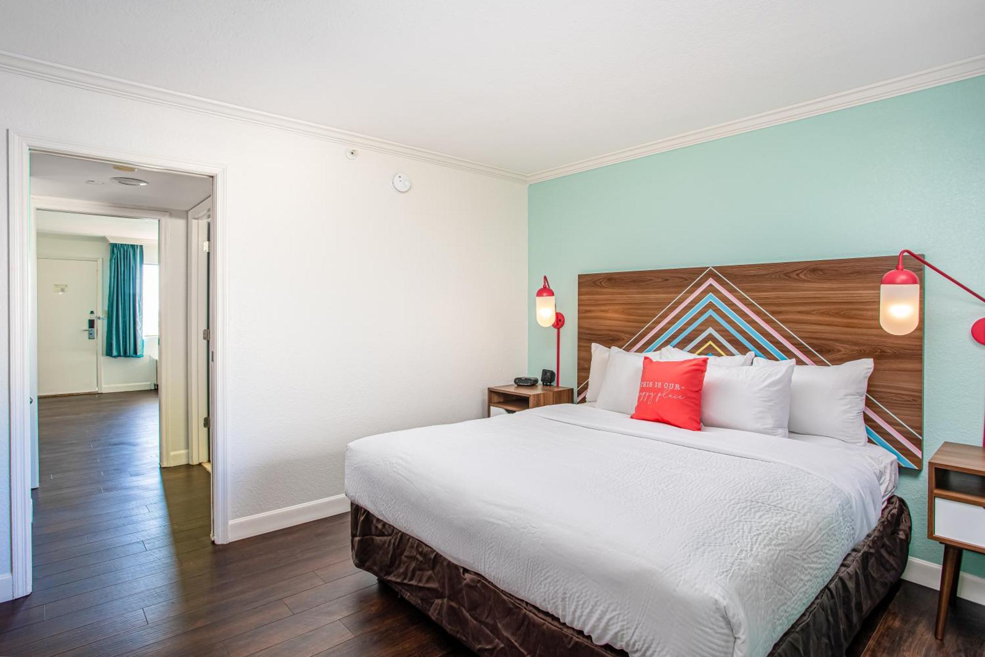 Beachside Hotel And Suites شاطئ كوكوا المظهر الخارجي الصورة