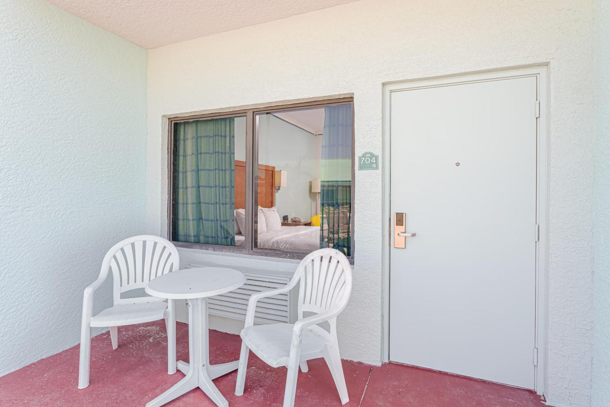 Beachside Hotel And Suites شاطئ كوكوا المظهر الخارجي الصورة