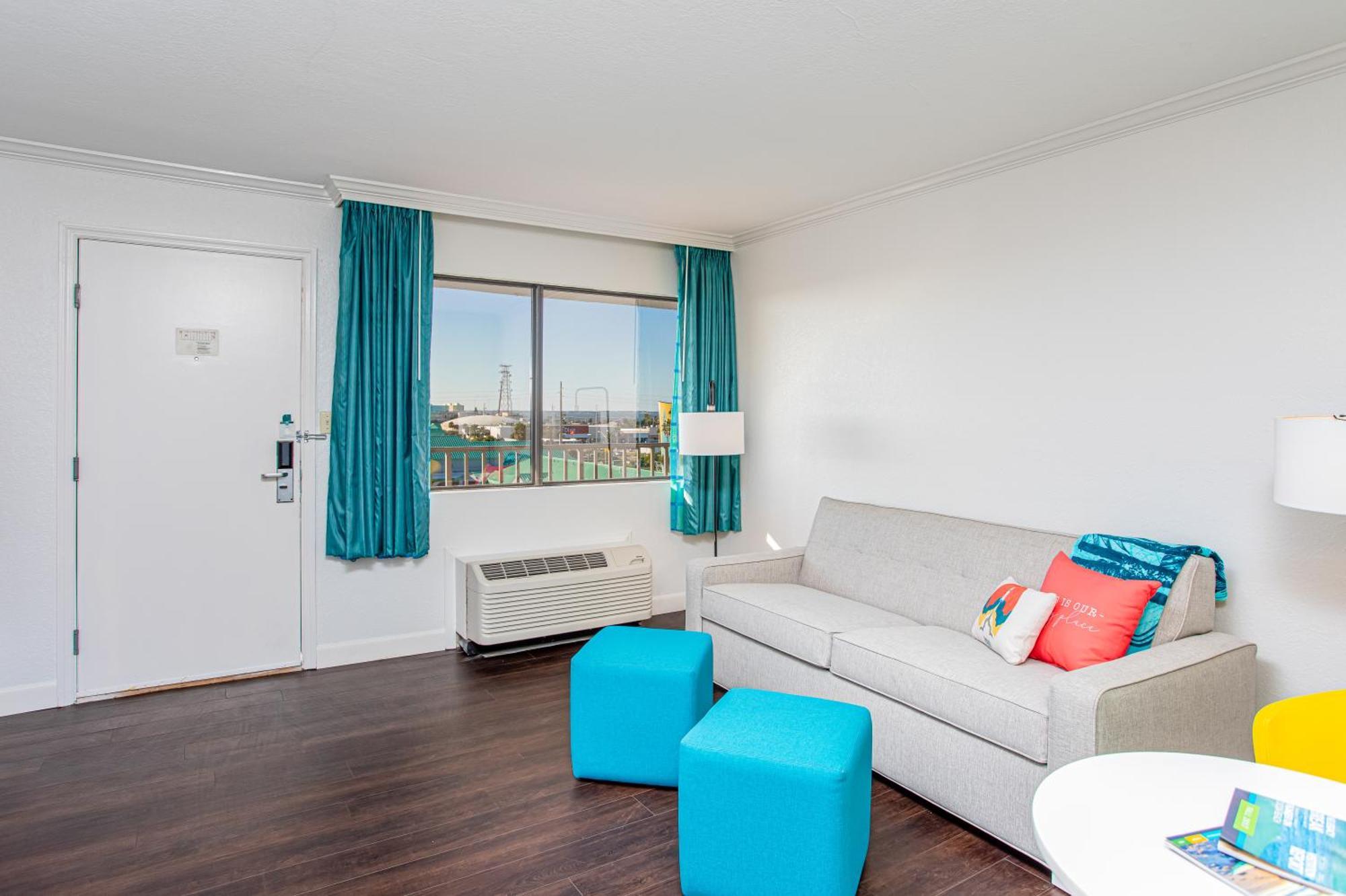 Beachside Hotel And Suites شاطئ كوكوا المظهر الخارجي الصورة