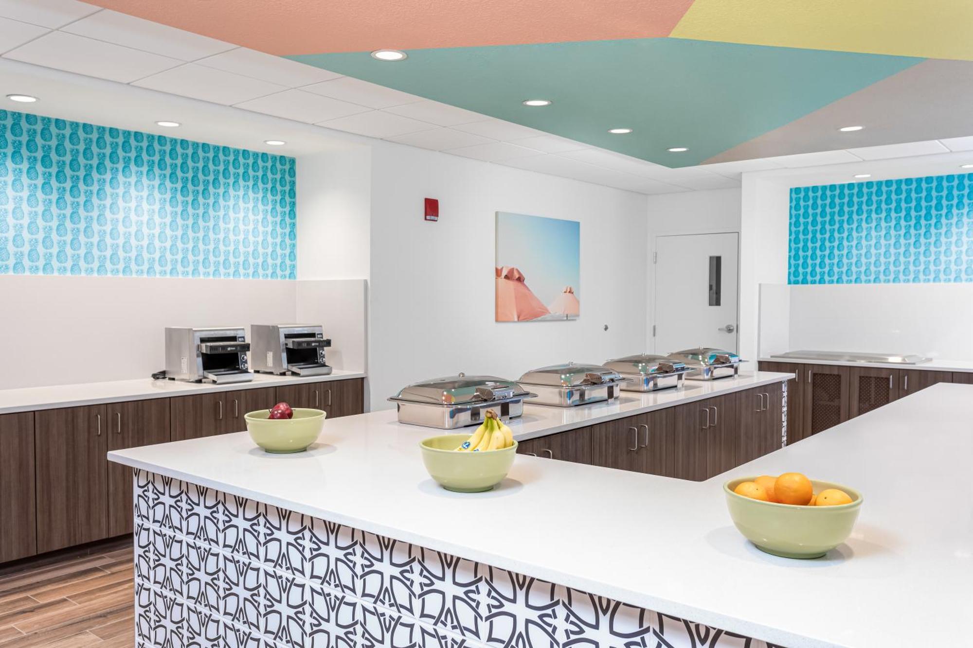Beachside Hotel And Suites شاطئ كوكوا المظهر الخارجي الصورة