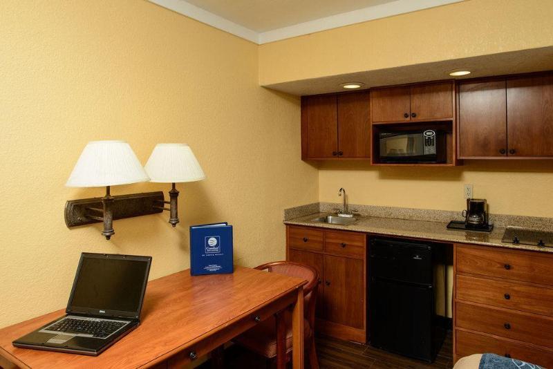 Beachside Hotel And Suites شاطئ كوكوا المظهر الخارجي الصورة