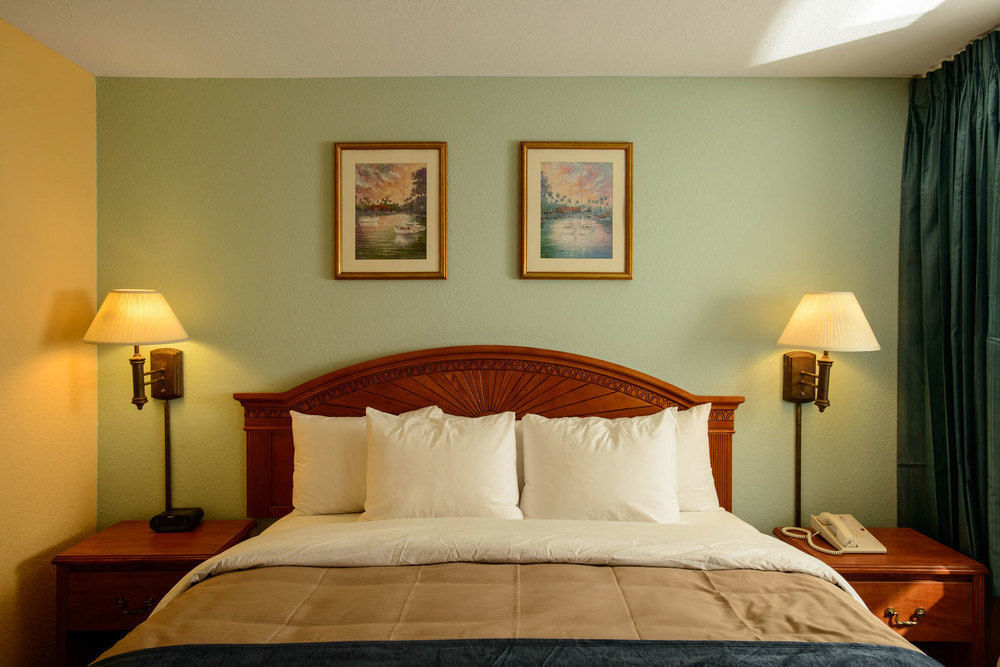 Beachside Hotel And Suites شاطئ كوكوا المظهر الخارجي الصورة