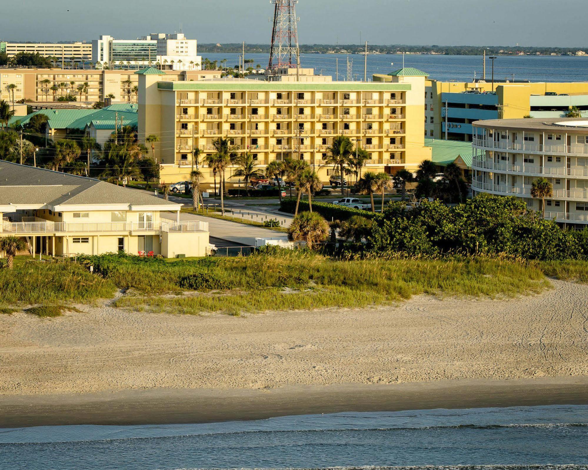 Beachside Hotel And Suites شاطئ كوكوا المظهر الخارجي الصورة